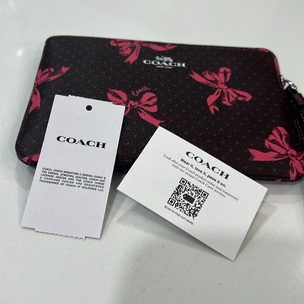 🎀Coach🎀 Wristlet 🎀 - Picture 8 of 16
